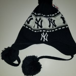 New York Yankees trapper hat